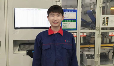 单宝鑫：坚持不断创新，争做9999js金沙老品牌工匠